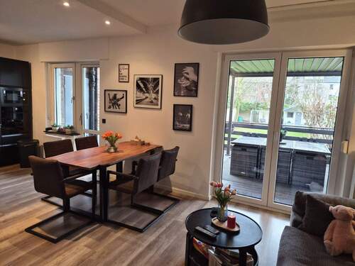 Wohnbereich - 8 Zimmer Mehrfamilienhaus, Wohnhaus in Neuss