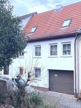 Haus mit Garage - 4 Zimmer Reihenmittelhaus in Waltershausen