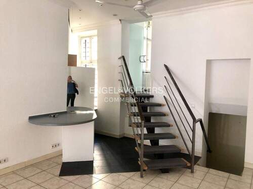 Zugang zur Empore - Gewerbeobjekt (Büro, Produktion, Verkauf) zur Miete in Berlin