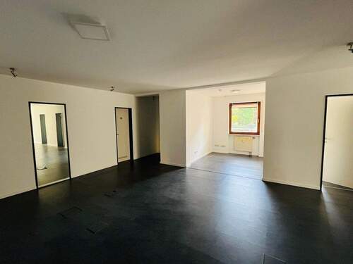 11.jpg - 5 Zimmer Büro zur Miete in Zirndorf