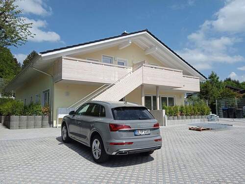 Gesamtobjekt - 1 Zimmer Etagenwohnung zur Miete in Grabenstätt