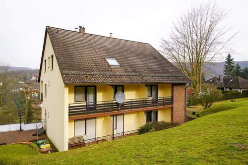 Seiten- und Rückansicht - 1 Zimmer Einfamilienhaus in Bad Karlshafen