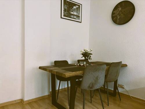 ESSEN - CITYNAH WOHNEN MIT ALTBAUFLAIR - MODERNISIERTE 3-ZIMMER-WOHNUNG (WG-GEEIGNET) AM ALTSTADTRING