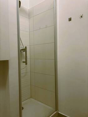 MODERNES DUSCHBAD 2 - 