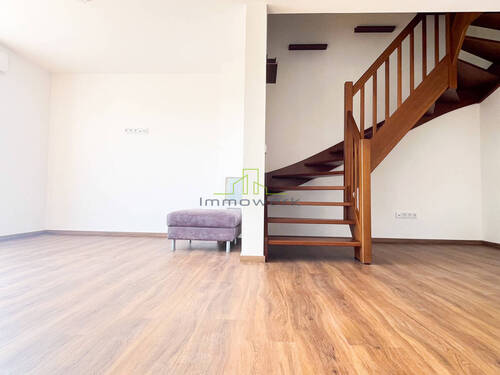 Wohnzimmer & Aufgang - 