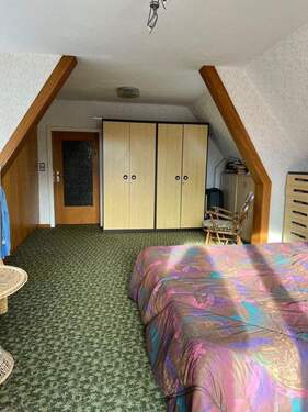 DG Wohn-/Schlafzimmer zur Tür - 
