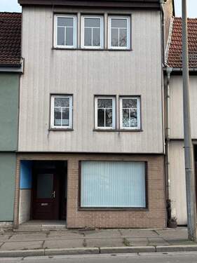 Hausfront - Vielseitiges Stadthaus mit Ausbaupotenzial und historischem Charme