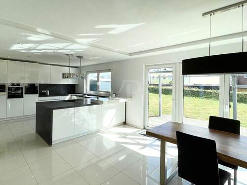 Bild 2 - 7 Zimmer Einfamilienhaus zum Kaufen in Glinde