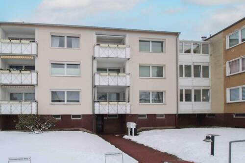 Gebäude - Für Anpacker: Gestaltbare Etagenwohnung mitten in Wennigsen