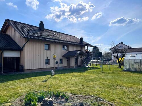 Toller, großer Garten - 5 Zimmer Mehrfamilienhaus, Wohnhaus in Künzing