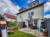 Garten und Terrasse - 5 Zimmer Doppelhaushälfte zum Kaufen in Stuttgart