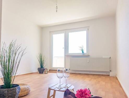 Wohnzimmer Vergleichswohnung - 4 Zimmer Etagenwohnung zur Miete in Chemnitz
