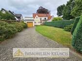 Hintere Ansicht Einfahrt und Garten - 