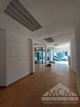 Verkaufsraum - 2 Zimmer Gewerbeobjekt (Büro, Produktion, Verkauf) in Frankfurt am Main