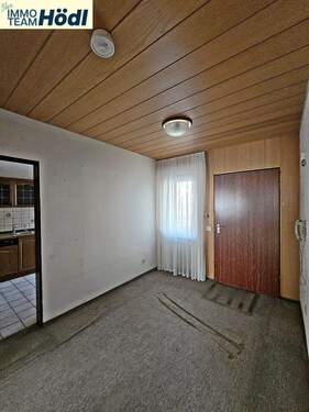 Eingangsbereich/Flur/Essbereich - 2 Zimmer Etagenwohnung zum Kaufen in Reutlingen