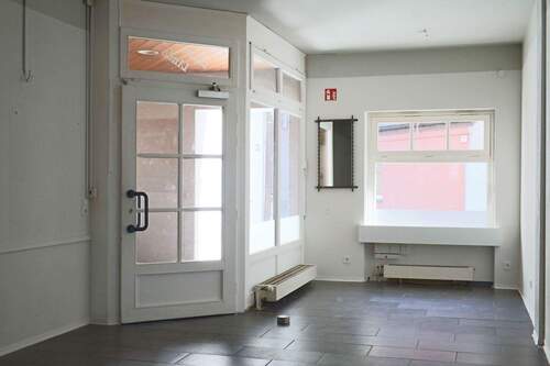 Eingang und Fensterfläche - 