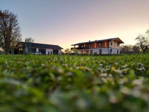 Ansicht Haus weit - 6 Zimmer Einfamilienhaus in Neuhaus am Inn