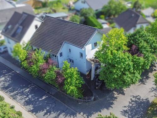 Frontansicht - Familienfreundliches Einfamilienhaus mit großzügiger Garage in Wassenach