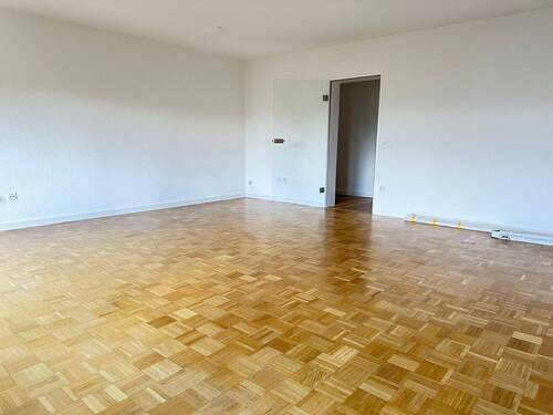 Wohnzimmer - 3 Zimmer Etagenwohnung zum Kaufen in Trier