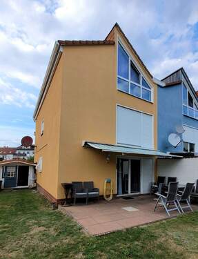 Haus mit Terrasse - Großes Reihenendhaus mit Terrasse und Garten! Viel Platz für die ganze Familie!