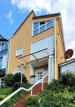 Hausansicht - 5 Zimmer Reihenendhaus zum Kaufen in Waldsolms