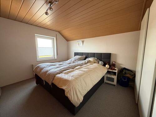 Whg. 2 2. OG Schlafzimmer - 