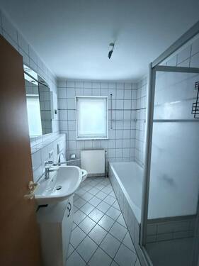 Bad - 2 Zimmer Etagenwohnung zur Miete in Borchen