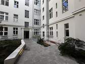 Gepflegter Innenhof - Gewerbeobjekt (Büro, Produktion, Verkauf) in Berlin