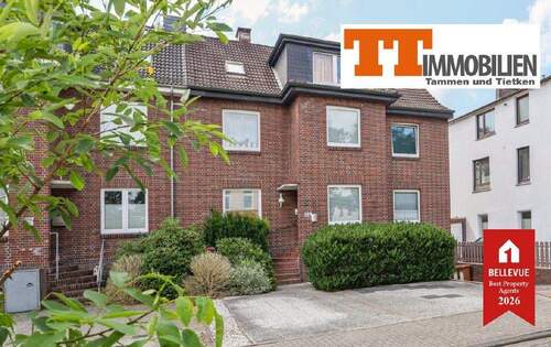 Außenansicht - TT bietet an: Sehr gepflegtes 3-Parteien-Reihenendhaus mit Garten und Tiefgarage im Jadeviertel!