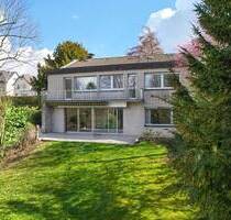 Super Sixties:) Absolut außergewöhnliches, großes Privathaus auf Traum-Grundstück in MH-Holthausen - Mülheim an der Ruhr