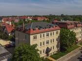 Seitenansicht Haus - Markkleeberg! Familienfreundliche Altbauwohnung mit 4 Zimmern in begehrter Lage mit Balkon