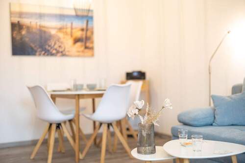 Wohn und Essbereich - Etagenwohnung mit 47,00 m&sup2; in Wurster Nordseeküste zum Kaufen