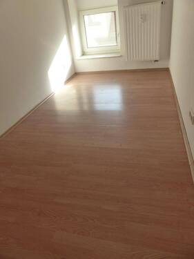 Kinderzimmer - Etagenwohnung mit 70,00 m&sup2; in Oschatz zur Miete