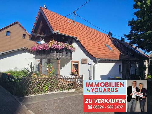 Einfamilienhaus zu verkaufen - Einfamilienhaus mit Balkon, Doppelgarage, Terrasse in Landsweiler-Reden