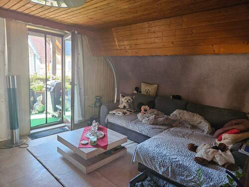 DG: Wohnzimmer, Ausgang auf Balkon - 