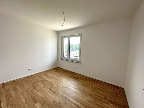 8- Zimmer-Home-Office.JPG - 