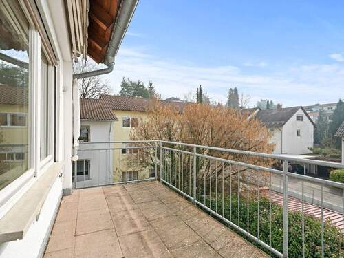 Südbalkon mit Markise - 3 Zimmer Etagenwohnung zum Kaufen in Überlingen