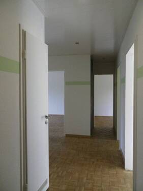 von der Diele jeder Raum erreichbar - 