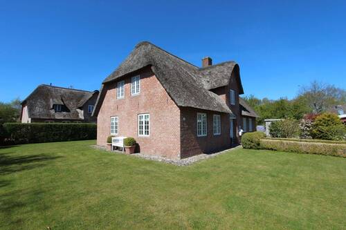 . - Mehrfamilienhaus, Wohnhaus mit 127,00 m&sup2; in Niebüll zum Kaufen