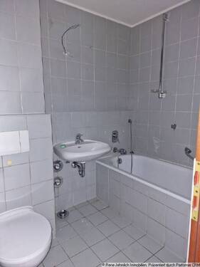 Bad mit Wanne - 