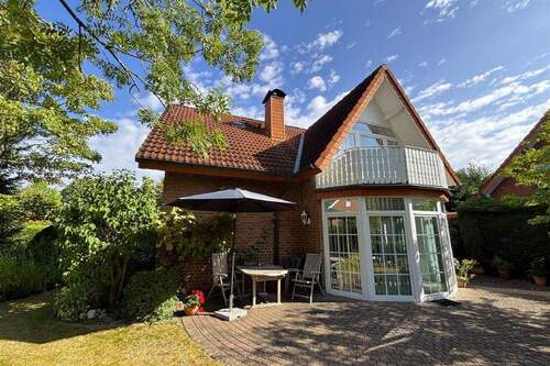 Außen (Gartenansicht) - 5 Zimmer Einfamilienhaus zum Kaufen in Lage