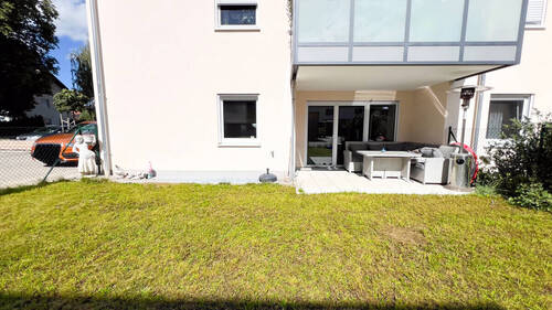 Aussen Garten Terrasse - 3 Zimmer Etagenwohnung in Woringen