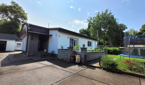 Bungalow - Saniertes Bungalow mit Nebengebäude - Wohnen in idyllischer Nähe zur Lahn!