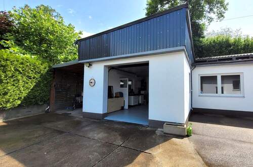 Garage - 7 Zimmer Bungalow in Gießen