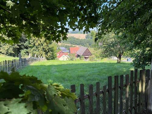 Blick auf das Grundstück - 