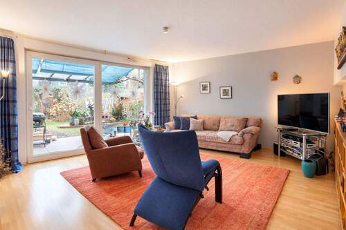 Wohnbereich Ansicht I - 5 Zimmer Doppelhaushälfte zum Kaufen in Frankfurt am Main