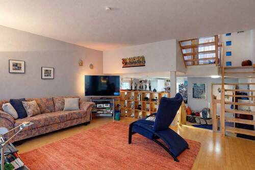 Wohnbereich Ansicht II - 5 Zimmer Doppelhaushälfte in Frankfurt am Main