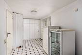 Hauswirtschaftsraum (6,65m²) mit Verbindung zur Doppelgarage. - 