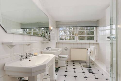 Tageslichtbad (7,71m²) mit Doppelwaschbecken, WC ... - 