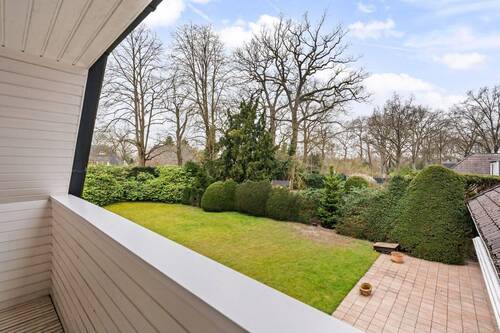 ... vorgelagerter Loggia mit herrlichem Gartenblick ... - 